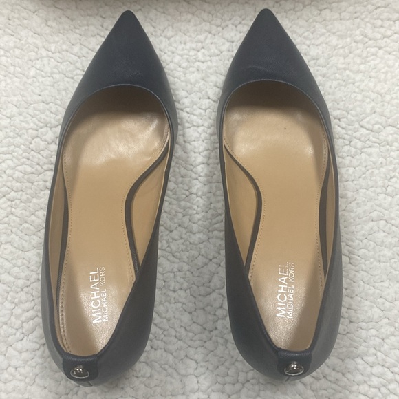 Michael Kors - MK Flex - Leather Kitten Heel. NAVY - Picture 3 of 8